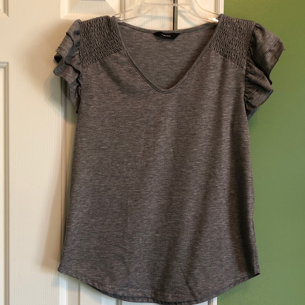 Ruffle sleeve tshirt